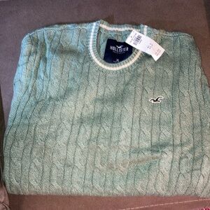 Brand new never worn Hollister sweater